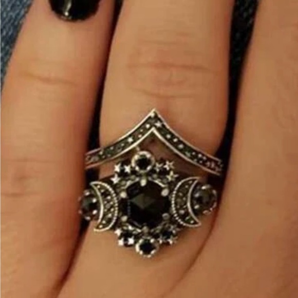 Moon & Star Black Ring, size 7 - Picture 2 of 4